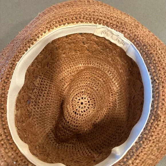 Elegant Tan Woven Hat display picture 2